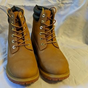 Women's Timberland 6in wheat boots